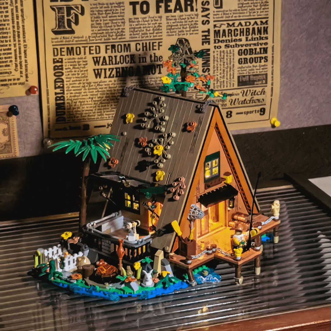 Mini Brick Hunter Forest Cabin 1486PCS | SakiBricks